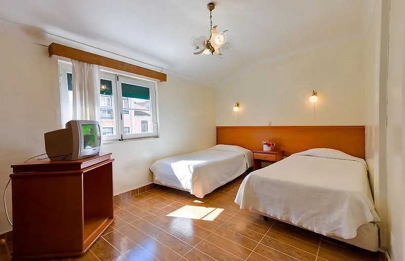 **  فندق Pensao Modelo Lisboa البرتغال